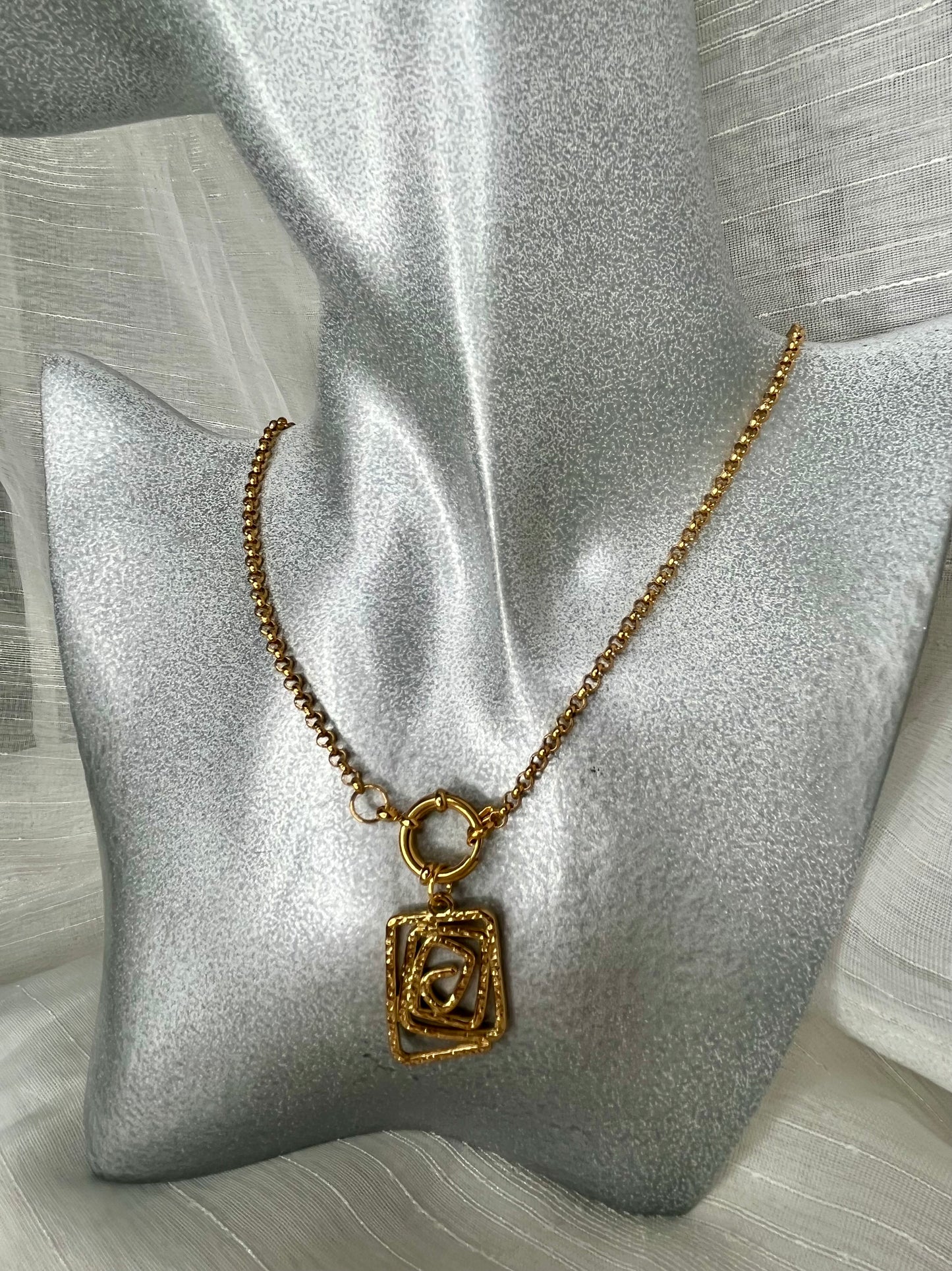 Collier